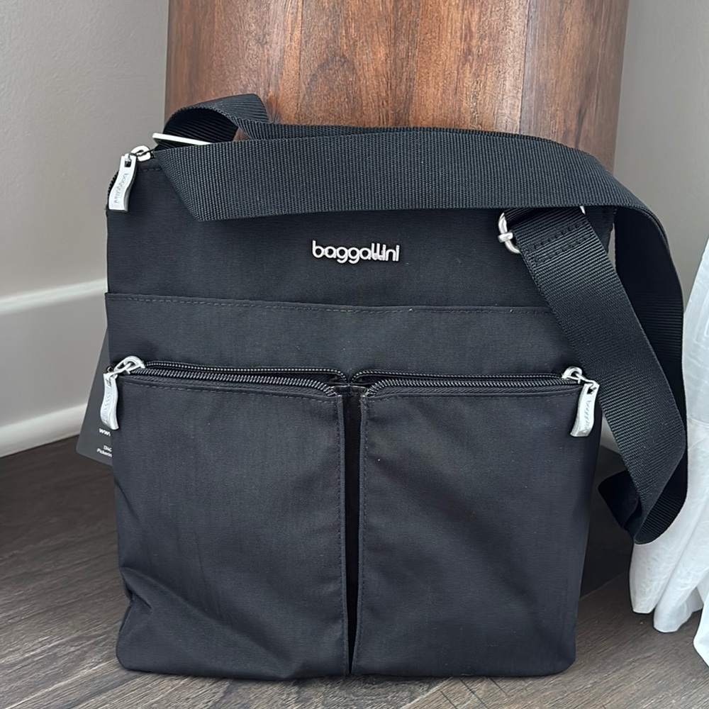 Baggallini Crossover Crossbody,RFID protection,wristlet incl.,phone/card pocket